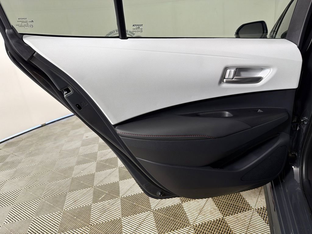 Used 2025 Toyota Corolla SE image 21