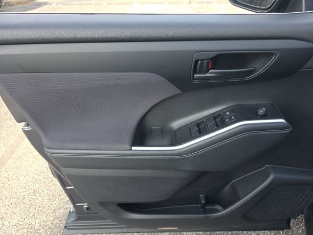 Certified 2024 Toyota Highlander LE image 14