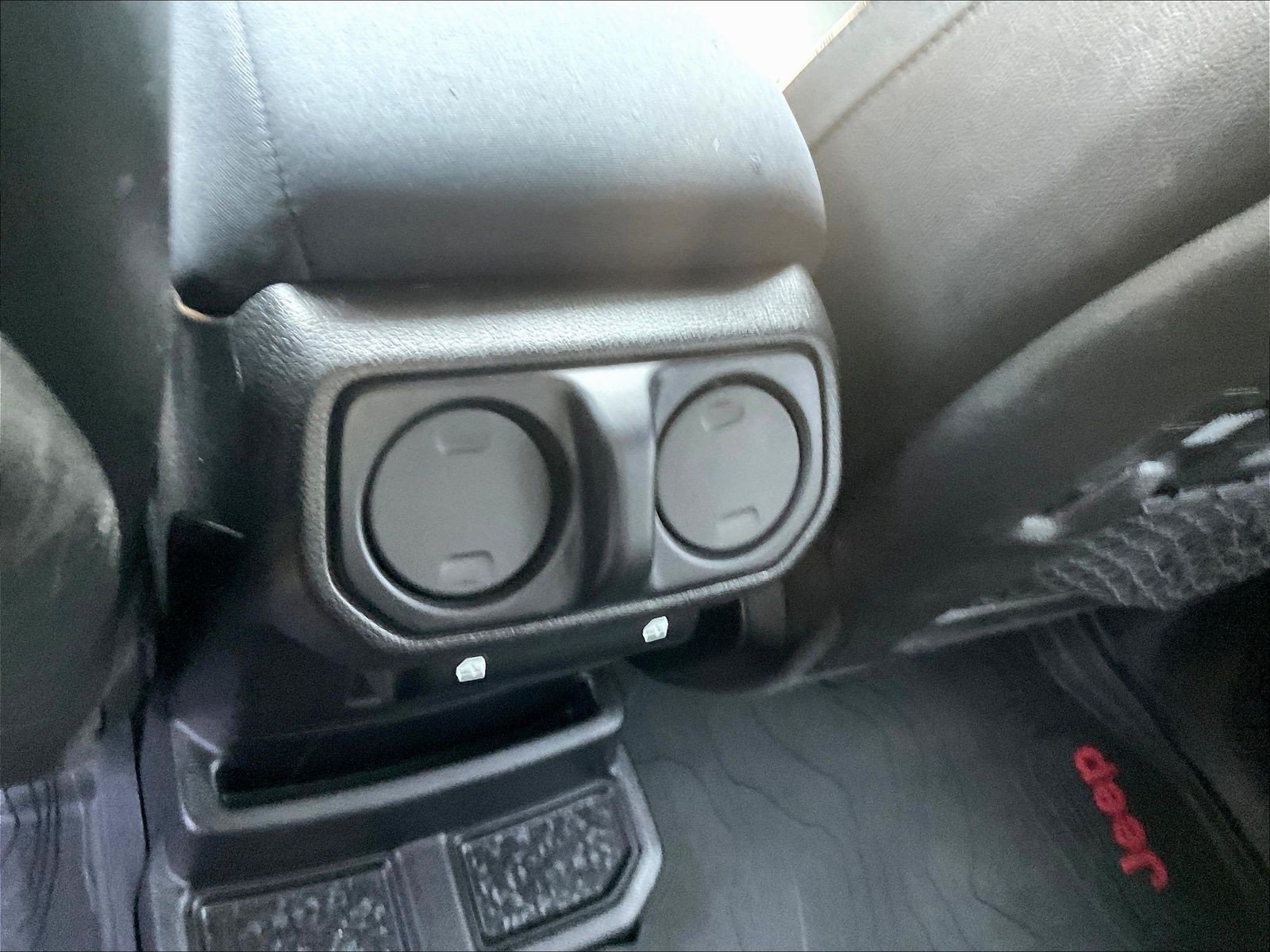 Used 2018 Jeep Wrangler Unlimited Rubicon AWD/4WD image 11