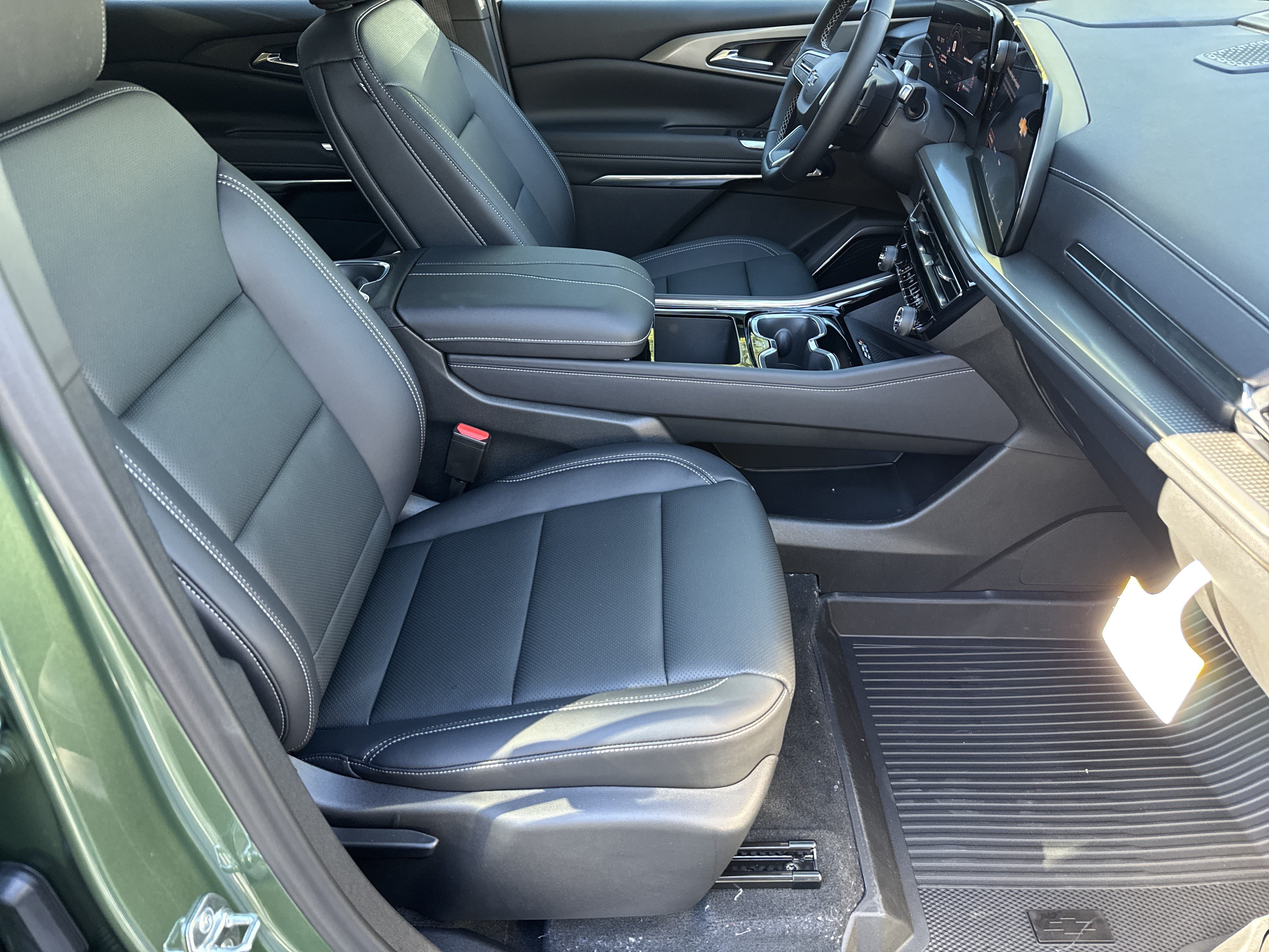 New 2027 Chevrolet Traverse LT w/ Enhanced Driving Package FWD image 13