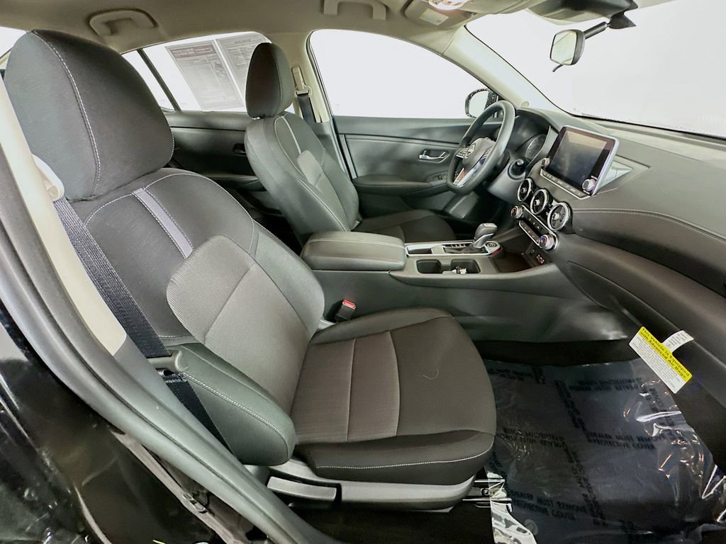 Certified 2025 Nissan Sentra SV FWD image 34