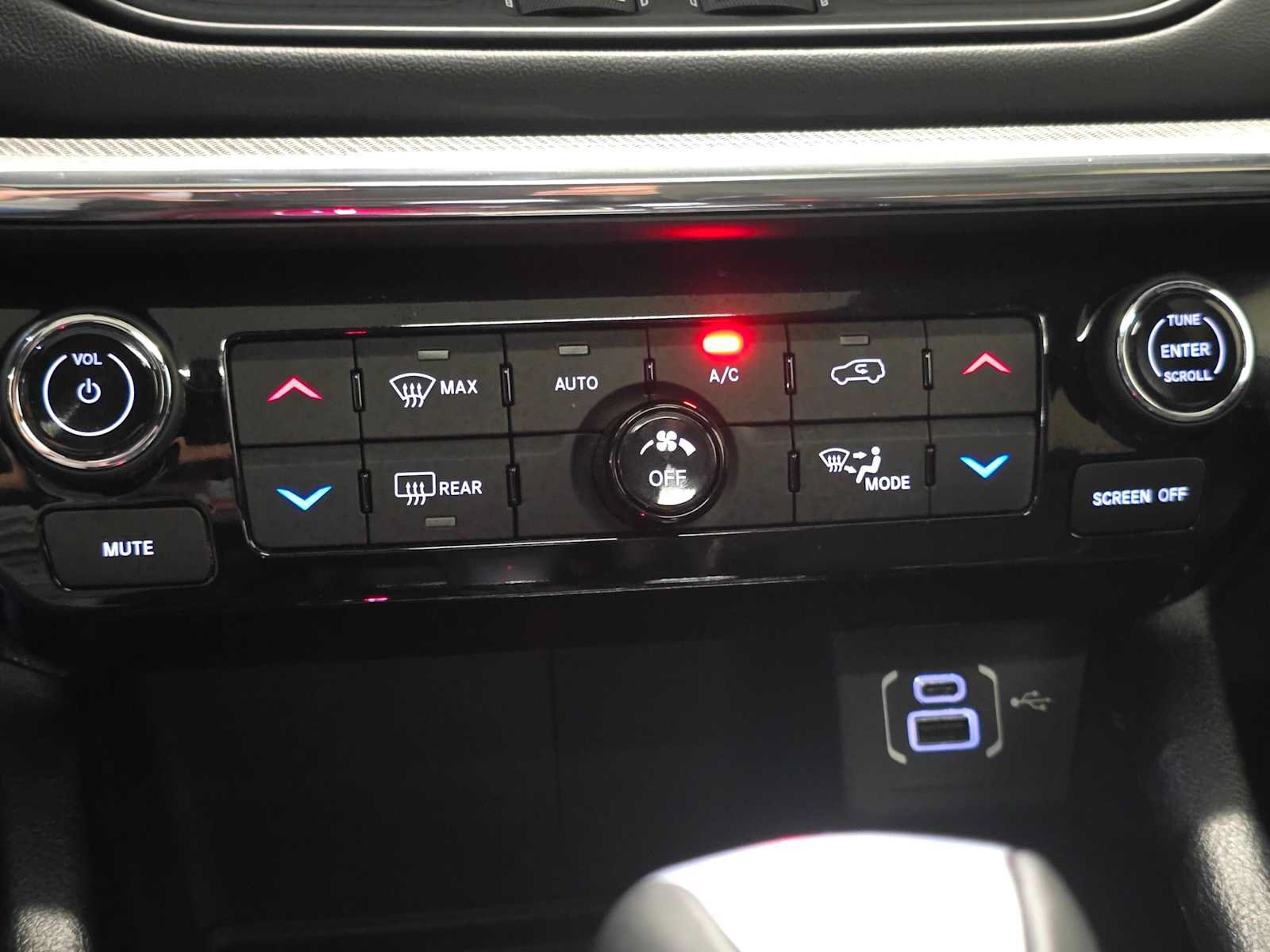 Used 2024 Jeep Compass Limited w/ Driver Assist Group I AWD/4WD image 15