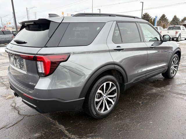 Used 2025 Ford Explorer ST-Line image 5