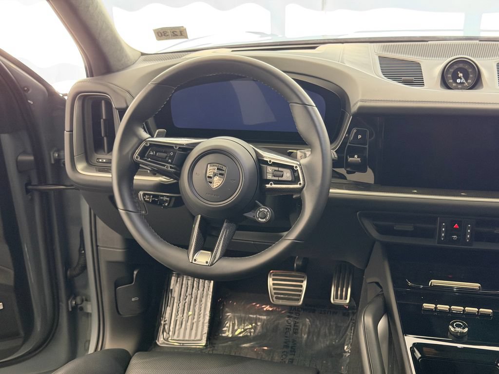 Certified 2025 Porsche Cayenne Turbo AWD/4WD image 20