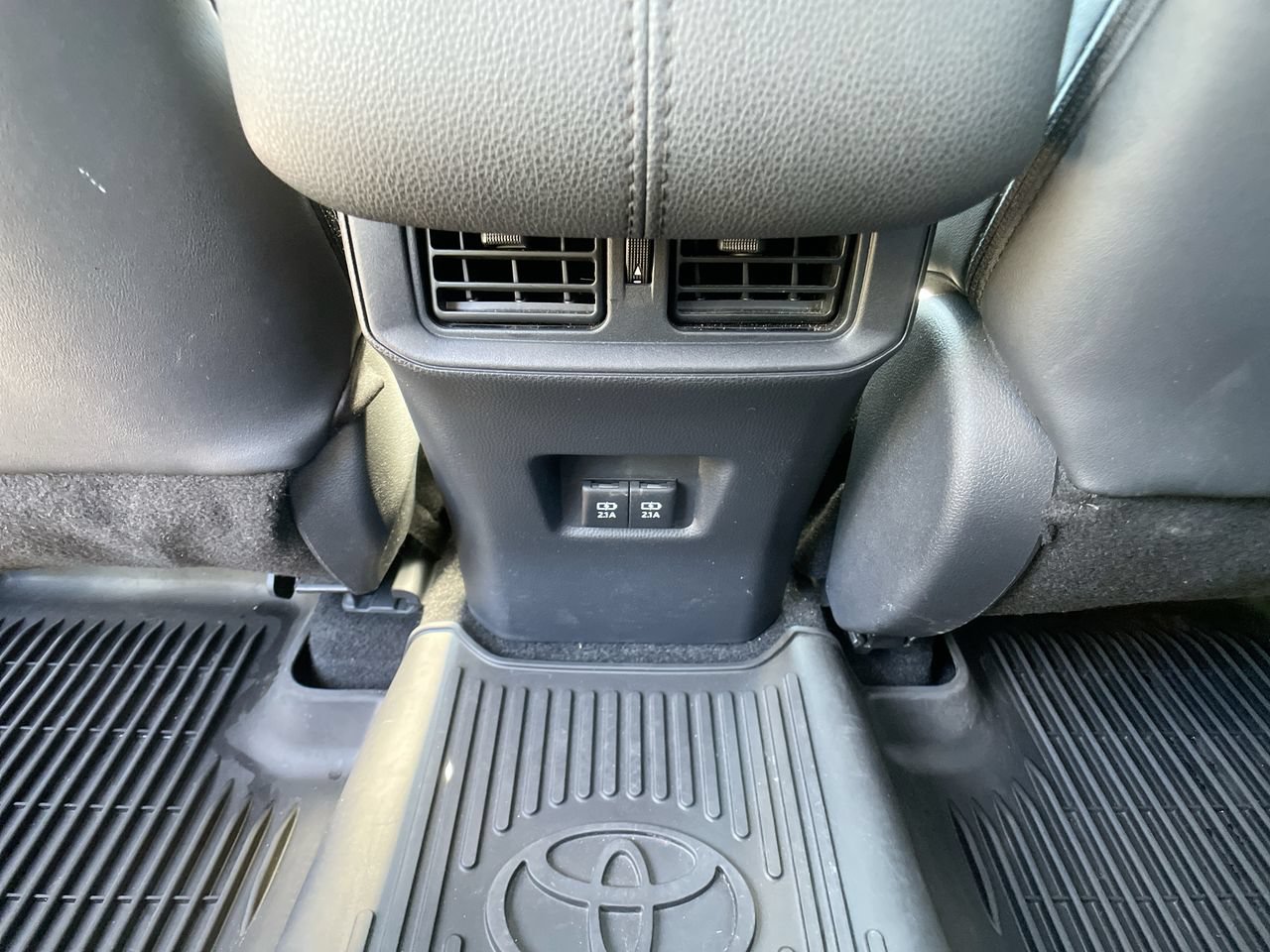 Used 2019 Toyota RAV4 Limited AWD/4WD image 25