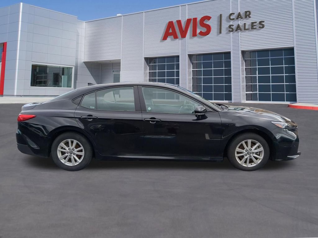 Used 2025 Toyota Camry LE image 5