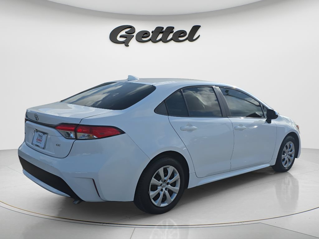 Used 2022 Toyota Corolla LE FWD image 5