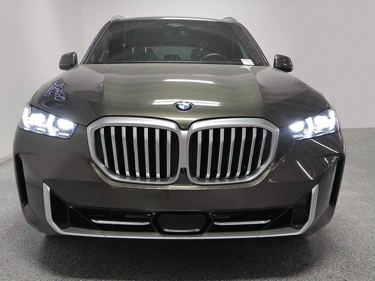 Used 2026 BMW X5 xDrive40i w/ Climate Comfort Package AWD/4WD image 2