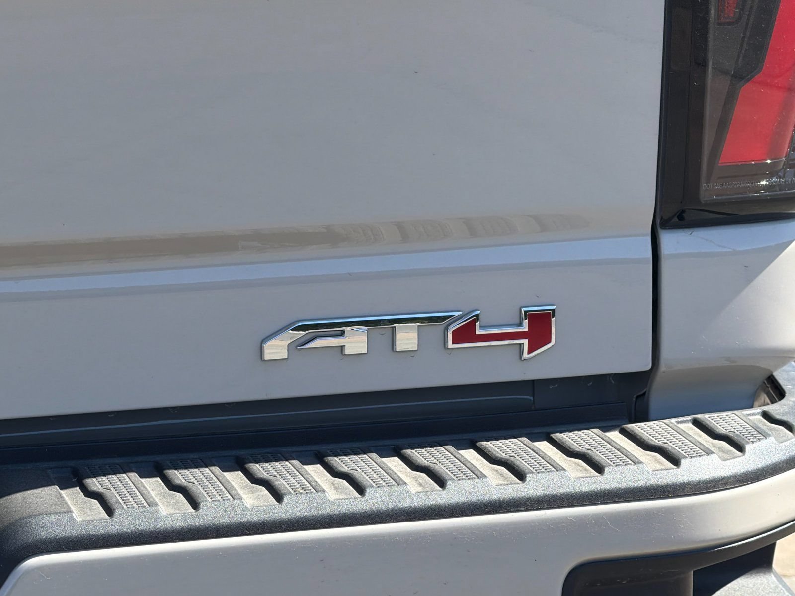 New 2026 GMC Sierra 2500 AT4 w/ AT4 Premium Plus Package AWD/4WD image 25