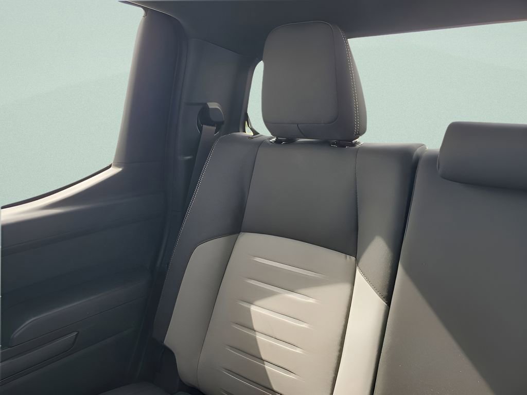 Used 2025 Toyota Tacoma TRD Sport image 12