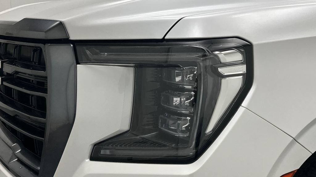 Used 2022 GMC Yukon XL AT4 AWD/4WD image 22