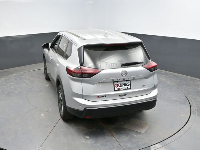 Used 2025 Nissan Rogue SV AWD/4WD image 40
