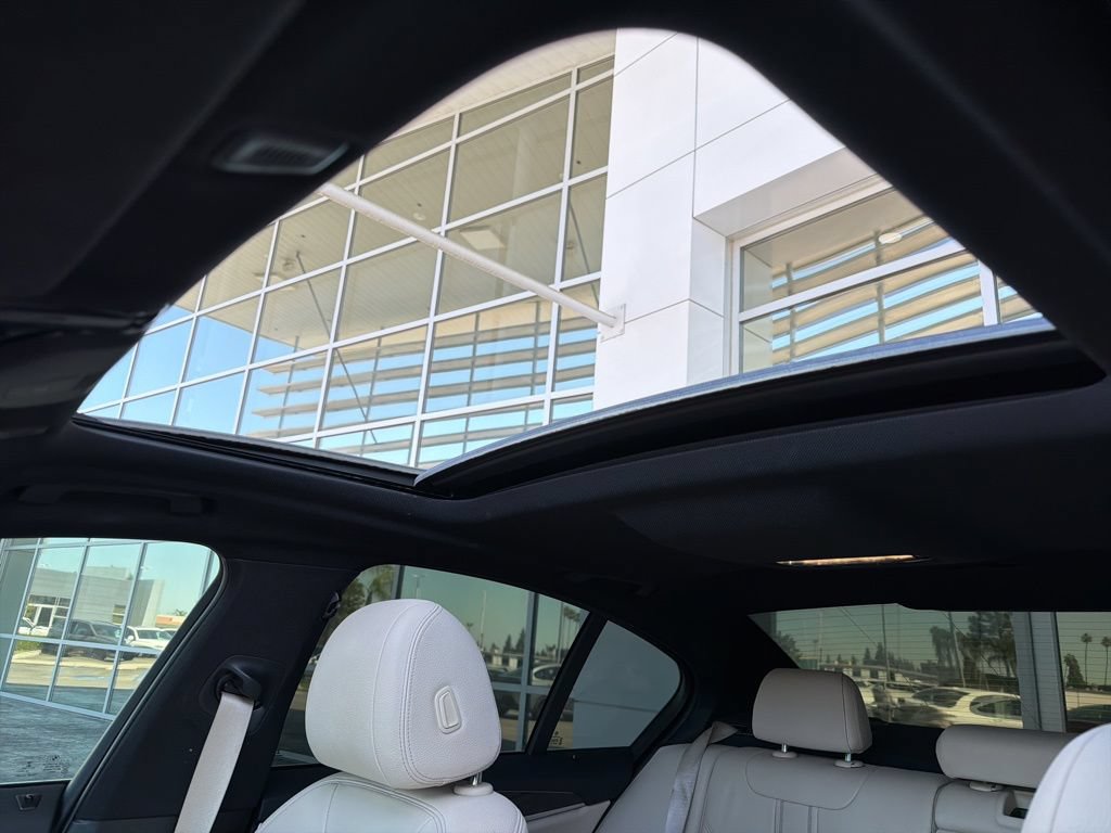 Used 2019 BMW 540i w/ Convenience Package RWD image 10