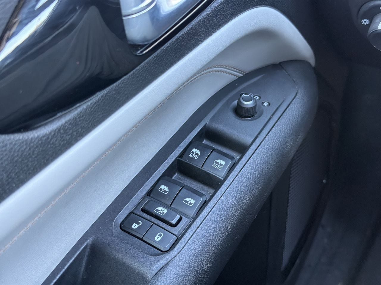 Used 2024 Jeep Compass Limited AWD/4WD image 11
