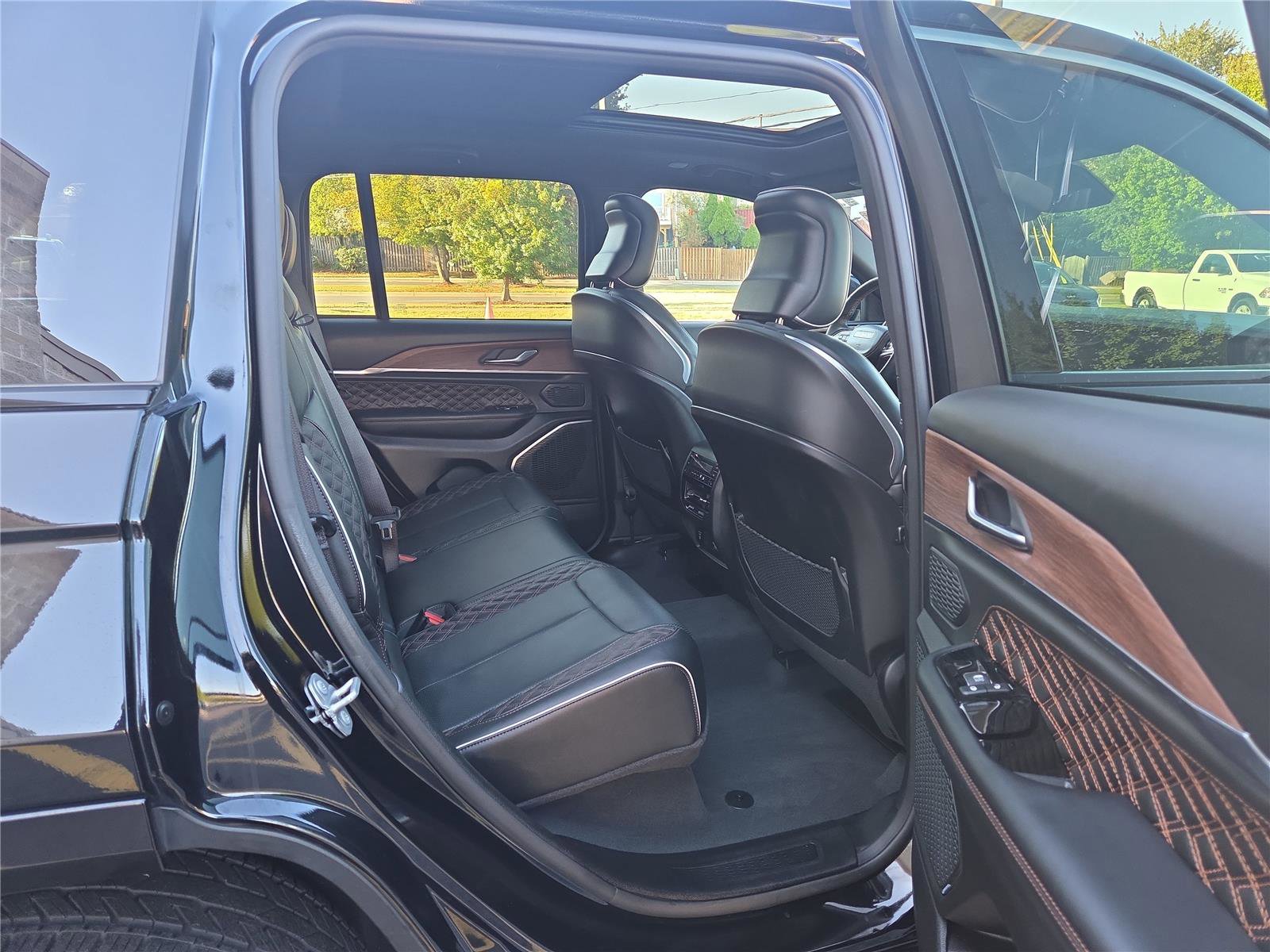 Used 2023 Jeep Grand Cherokee Summit w/ Adv Protech Group IV image 33