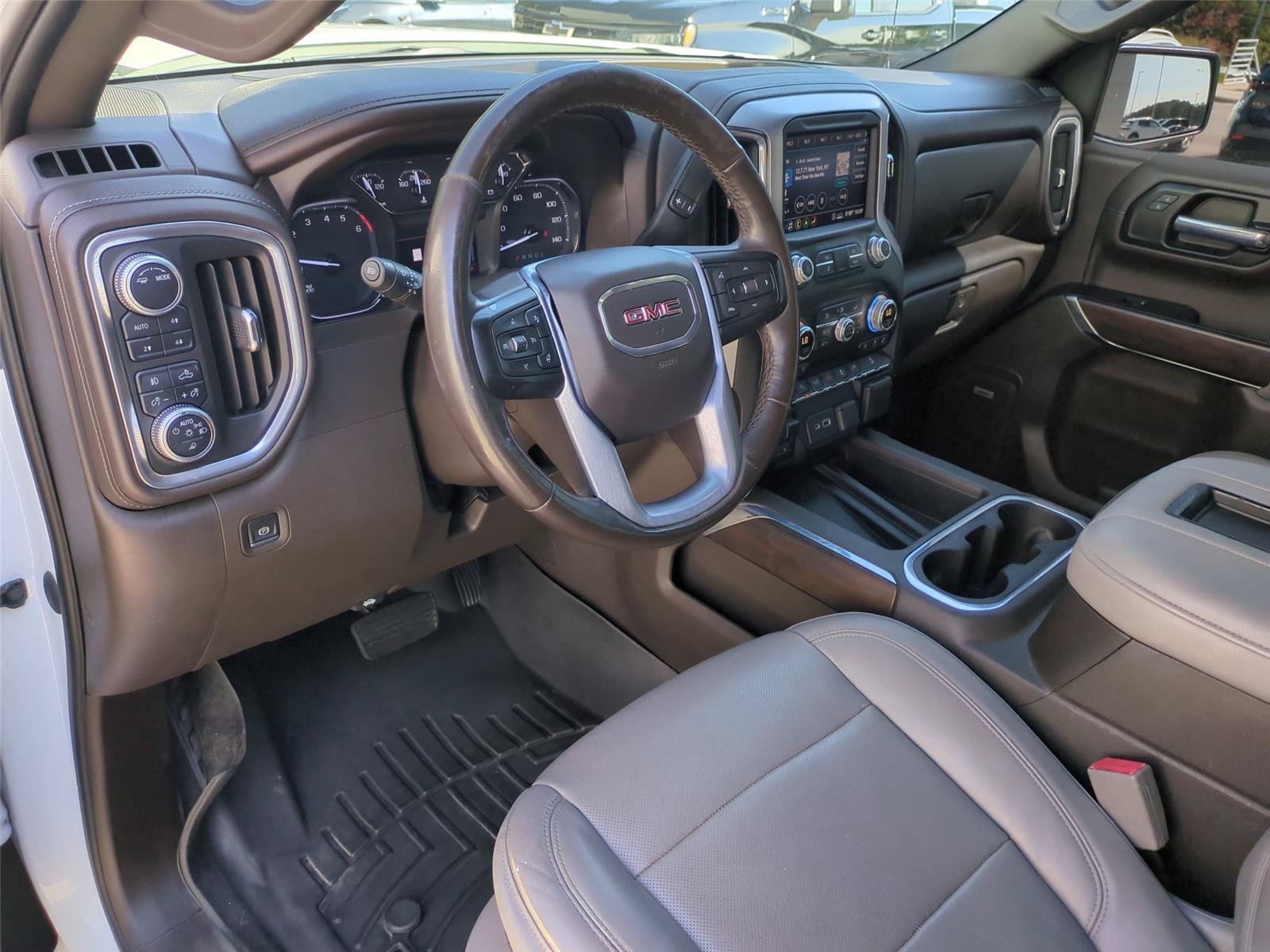 Used 2020 GMC Sierra 1500 SLT w/ SLT Premium Plus Package AWD/4WD image 16