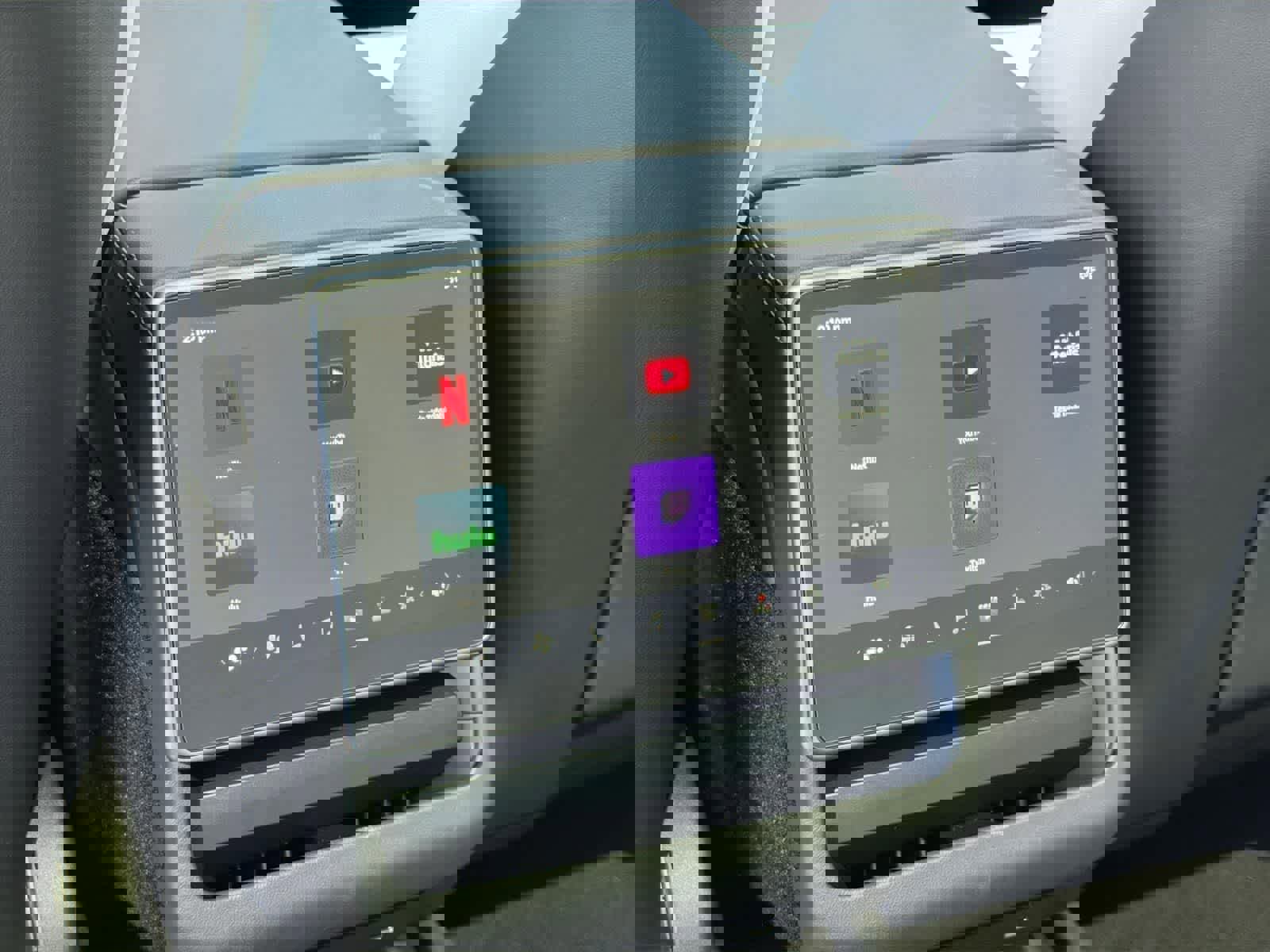 Used 2026 Tesla Model Y AWD image 31