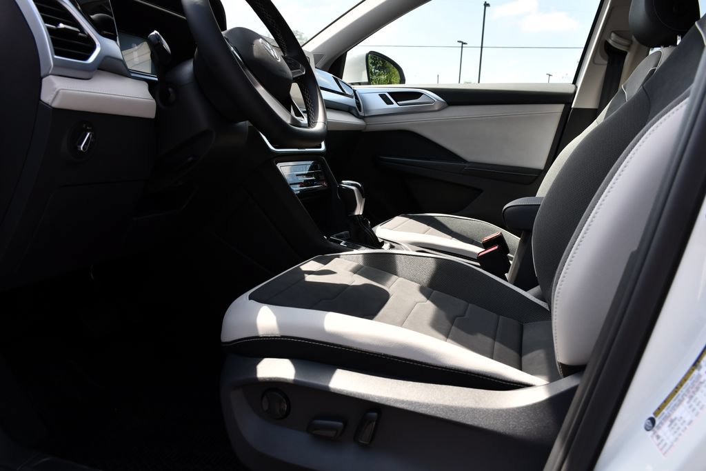 New 2026 Volkswagen Taos SE AWD/4WD image 13