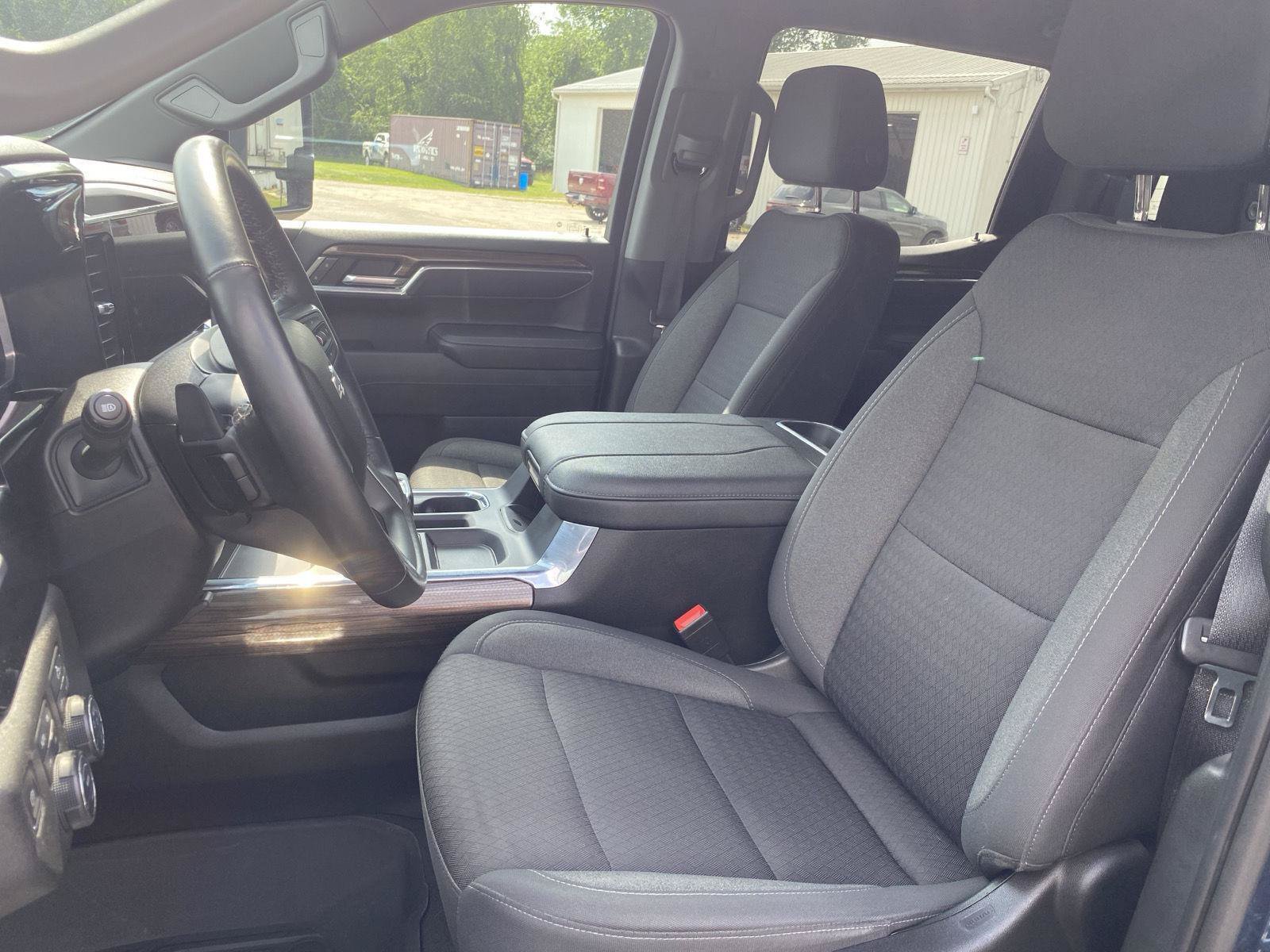 Used 2023 Chevrolet Silverado 1500 RST AWD/4WD image 16