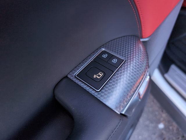 Used 2022 Land Rover Range Rover Sport HST image 11