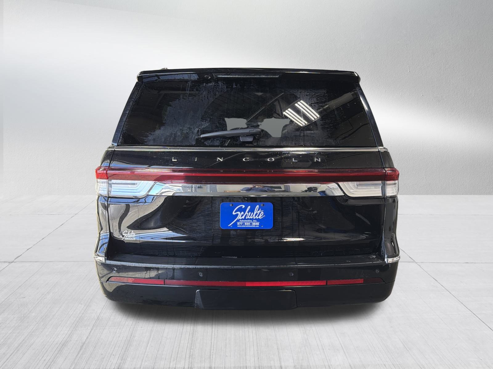 Used 2024 Lincoln Navigator L Reserve image 6