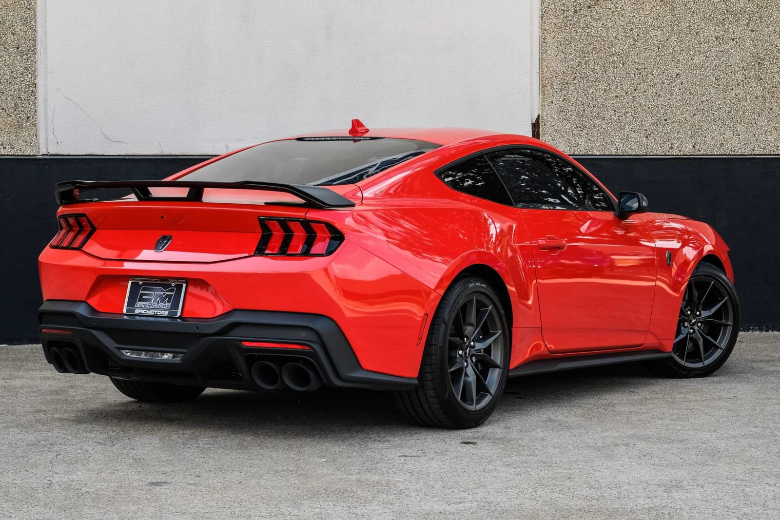Used 2025 Ford Mustang Dark Horse RWD image 7