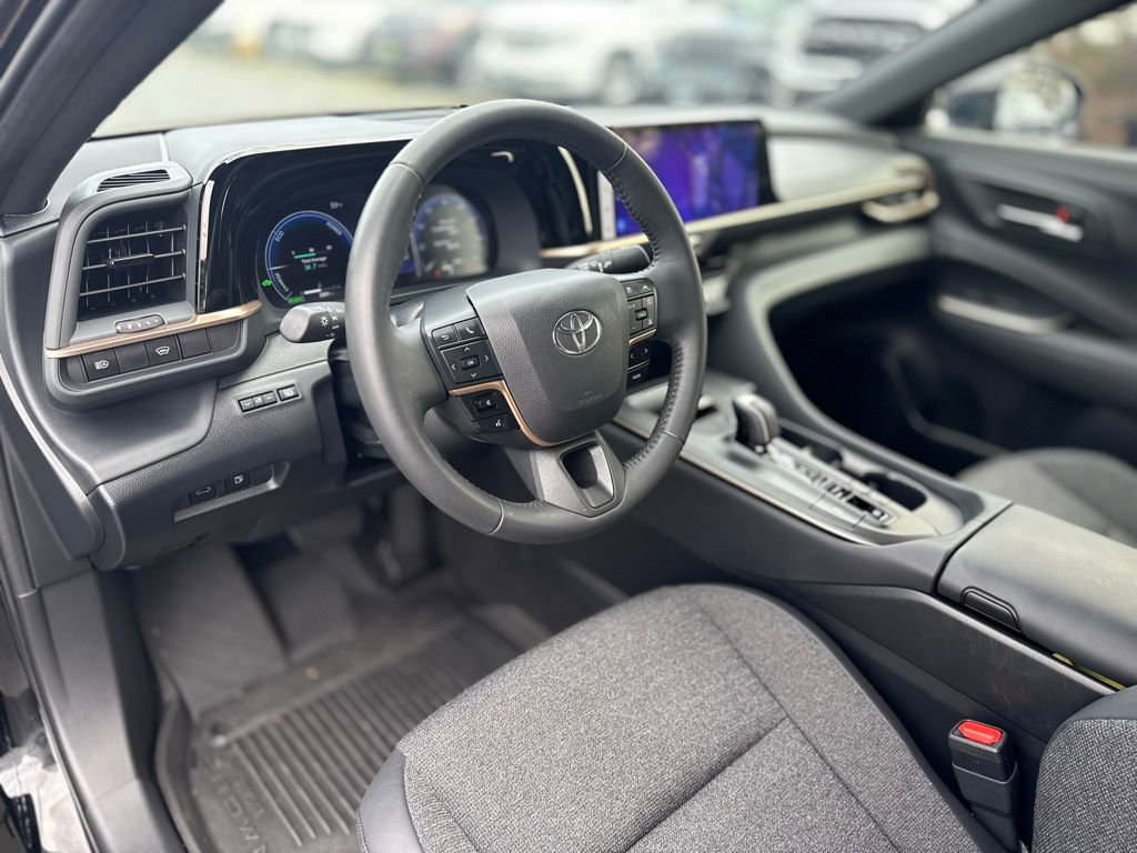 Certified 2023 Toyota Crown XLE image 13