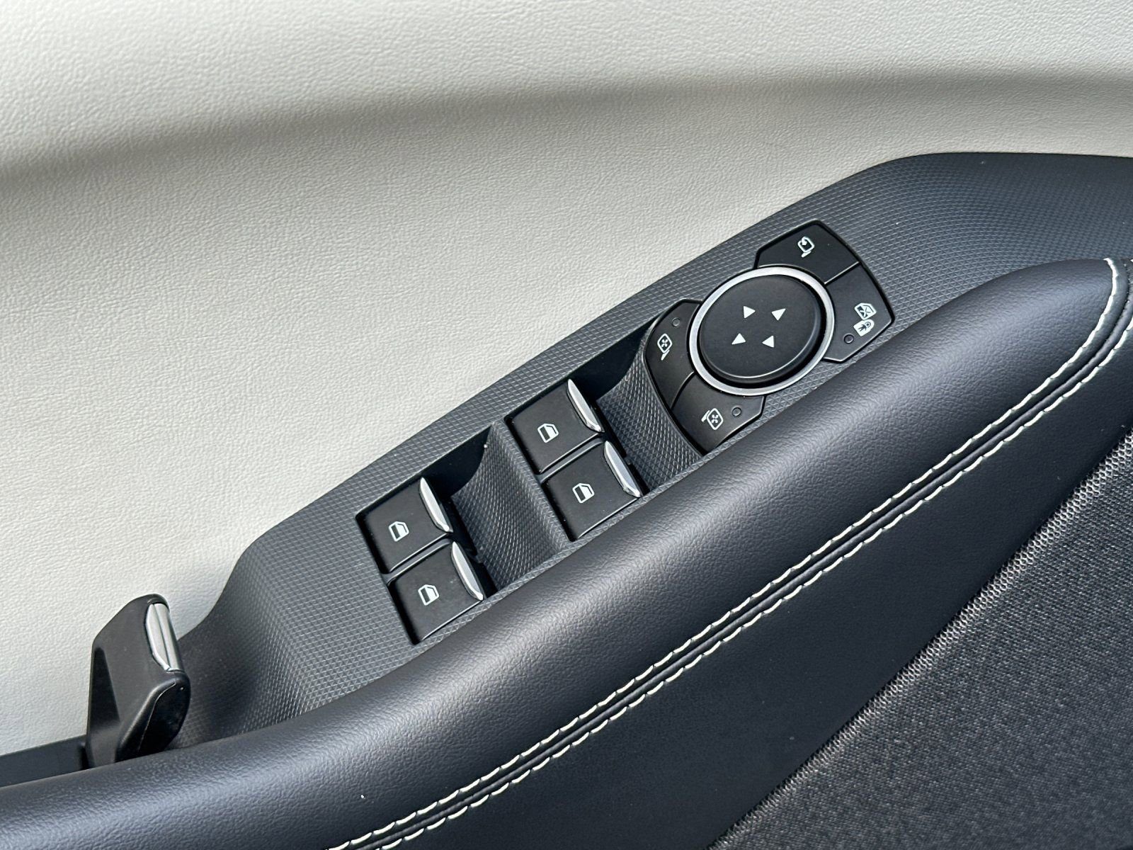 Used 2023 Ford Mustang Mach-E Premium image 13