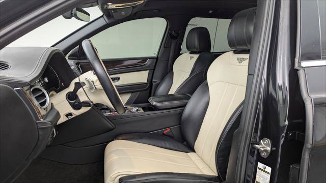 Used 2019 Bentley Bentayga AWD/4WD image 14