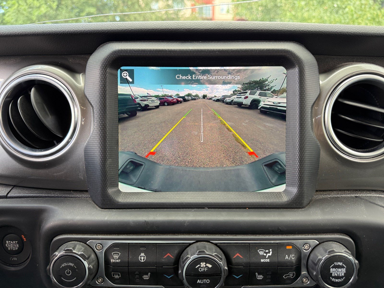 Used 2020 Jeep Gladiator Overland AWD/4WD image 27