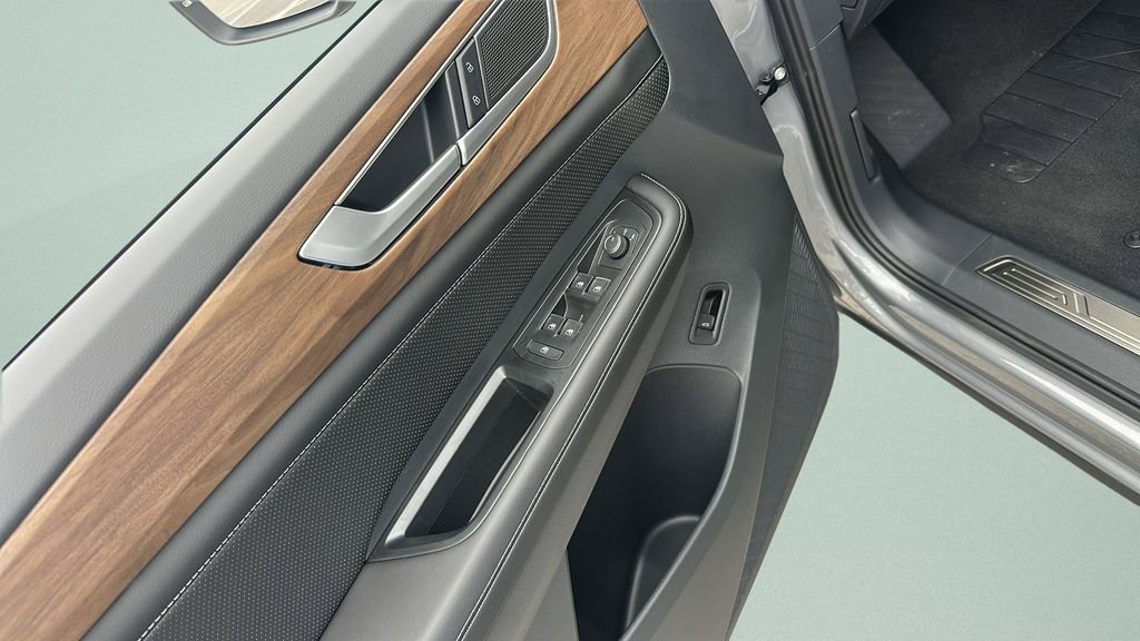 New 2026 Volkswagen Atlas SE image 23