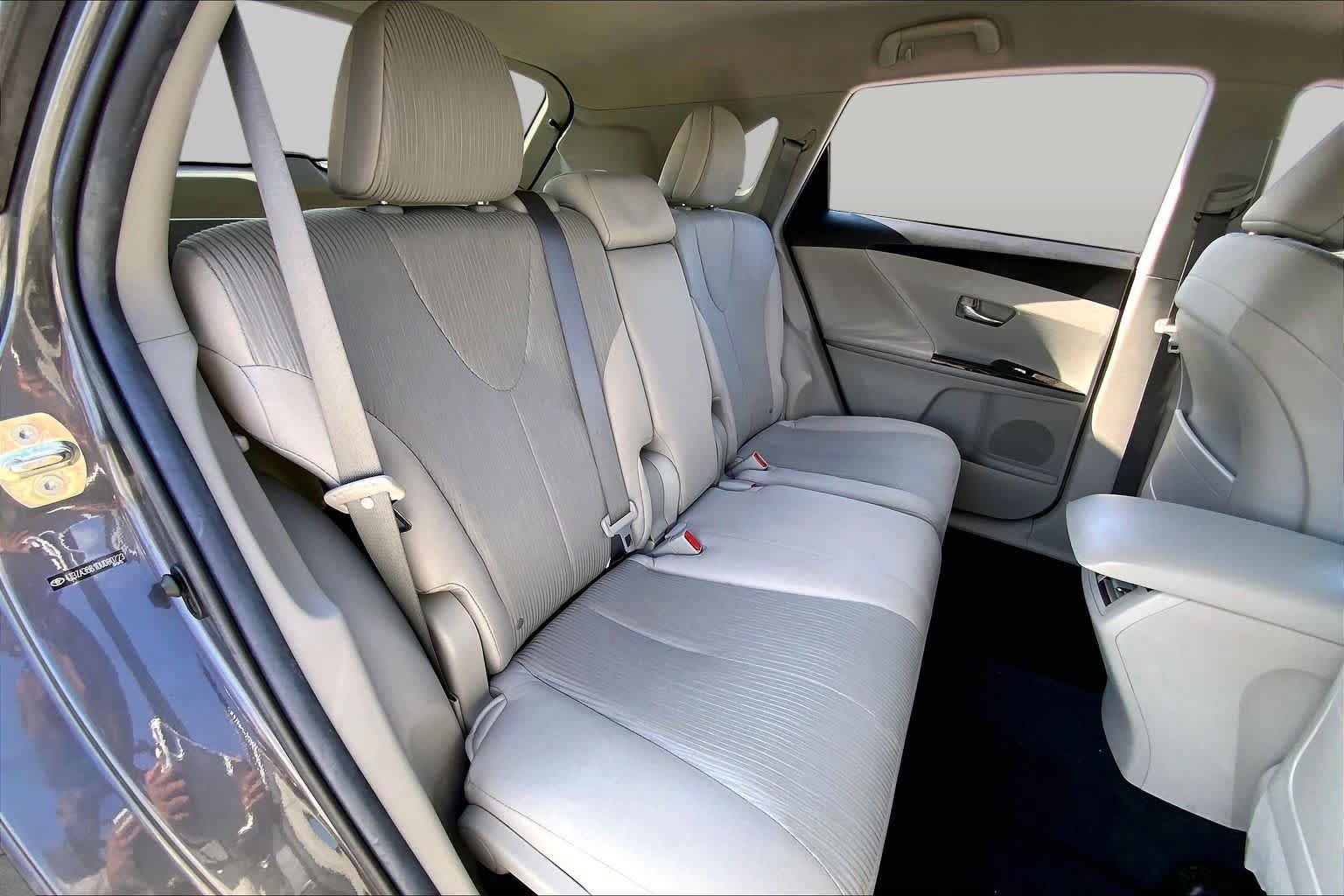 Used 2013 Toyota Venza LE w/ LE Convenience Pkg FWD image 19