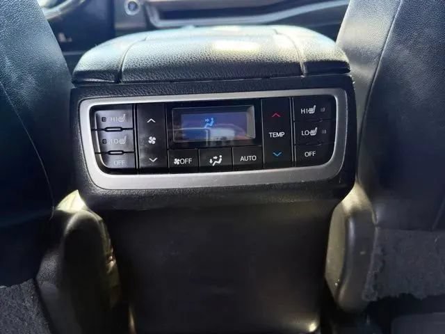 Used 2017 Toyota Highlander Limited Platinum w/ Carpet Mat Package FWD image 31