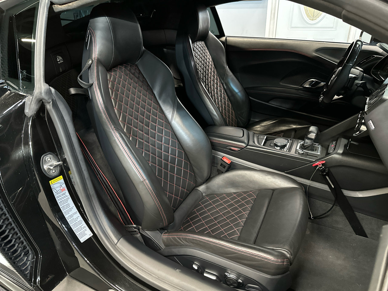 Used 2017 Audi R8 V10 w/ Carbon Exterior Package image 22