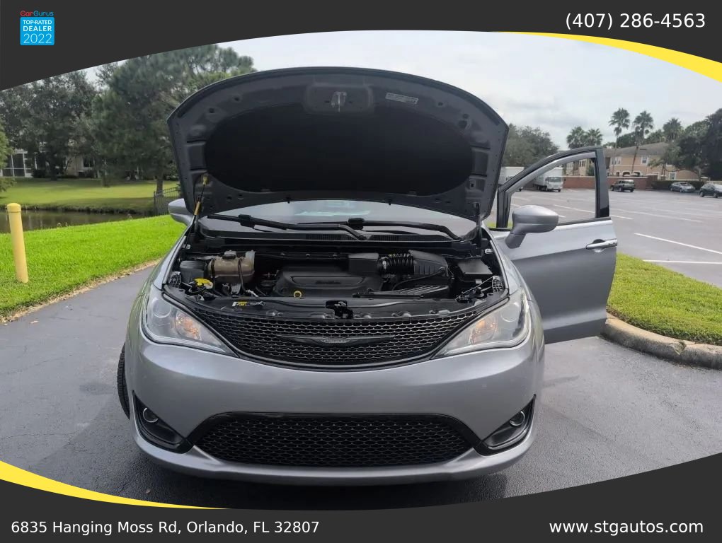Used 2020 Chrysler Pacifica Touring-L w/ S Appearance Package FWD image 35