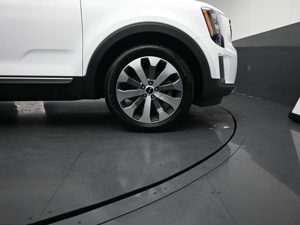 Used 2022 Kia Telluride EX w/ EX Premium Package image 11