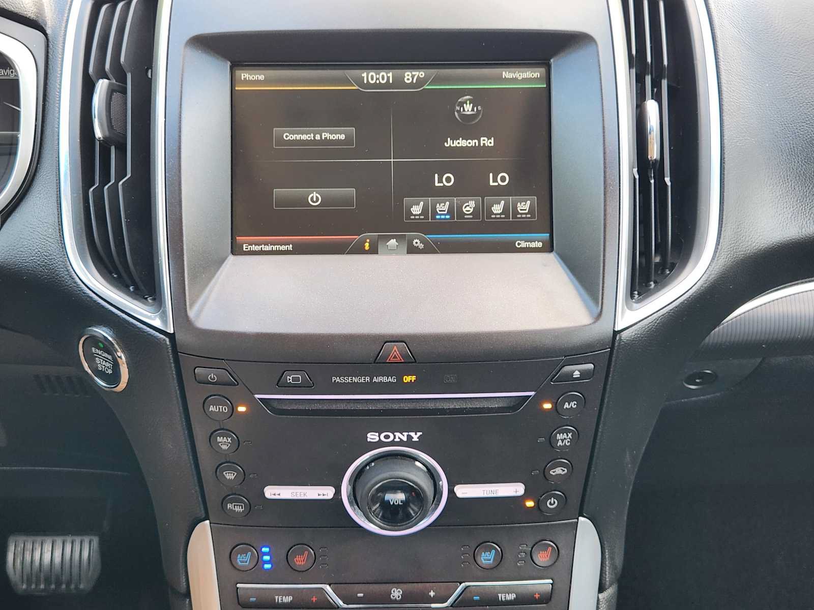 Used 2015 Ford Edge Titanium w/ Equipment Group 302A AWD/4WD image 16