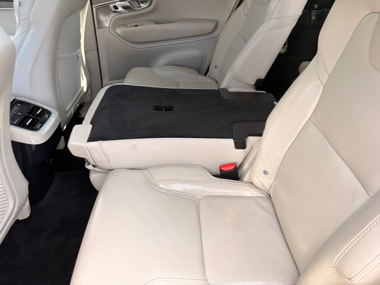 Used 2022 Volvo XC90 T6 Inscription w/ Advanced Package AWD/4WD image 17