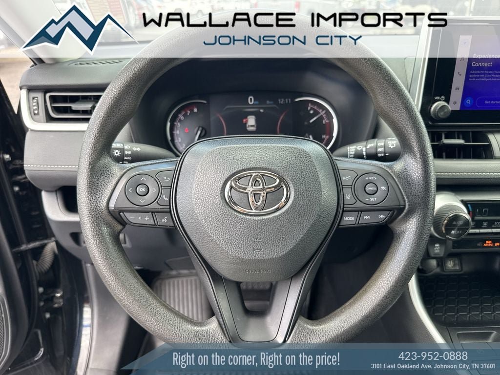 Used 2023 Toyota RAV4 XLE AWD/4WD image 29