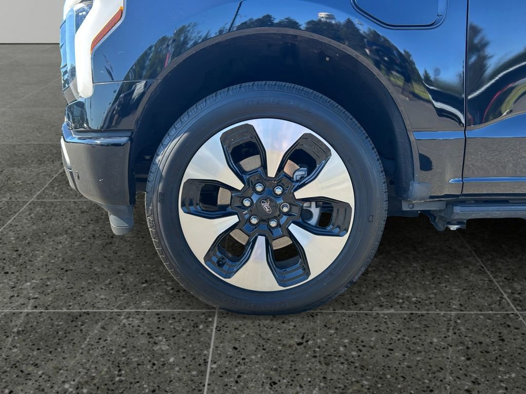 Used 2024 Ford F150 Lightning Platinum AWD/4WD image 4