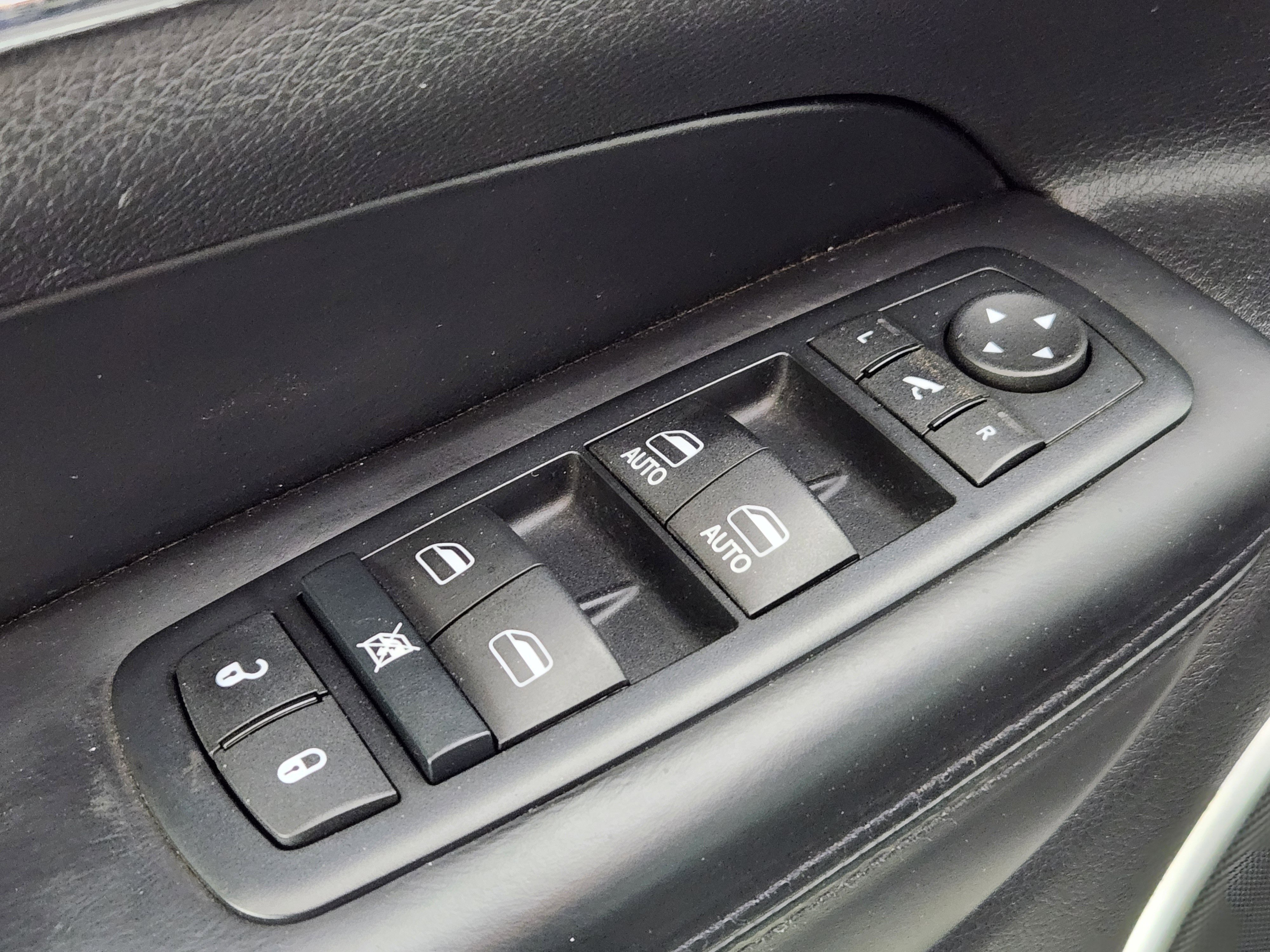 Used 2016 Jeep Grand Cherokee High Altitude image 17