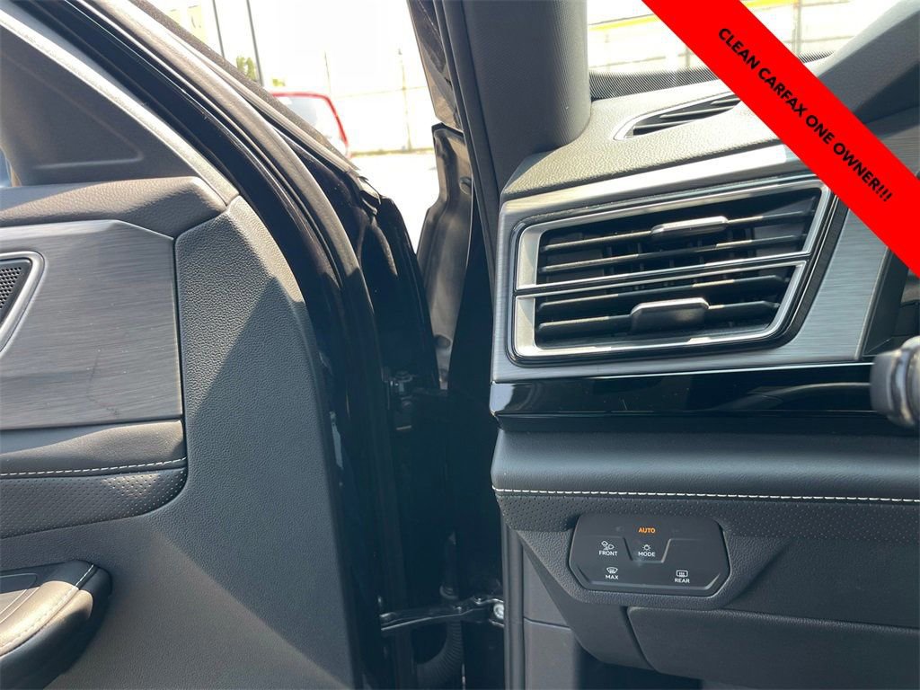 Used 2024 Volkswagen Atlas Cross Sport SE image 21