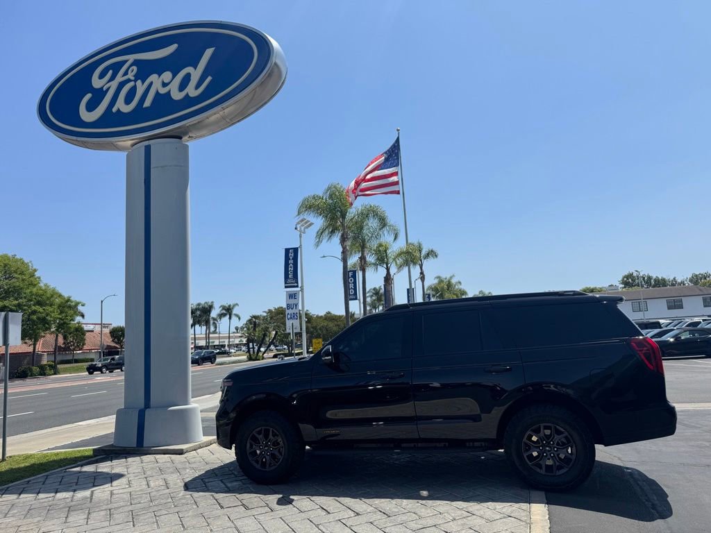 Used 2025 Ford Expedition Tremor AWD/4WD image 34