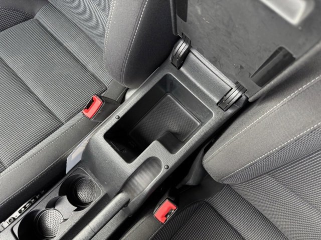 Used 2014 Volkswagen Golf 4-Door image 18