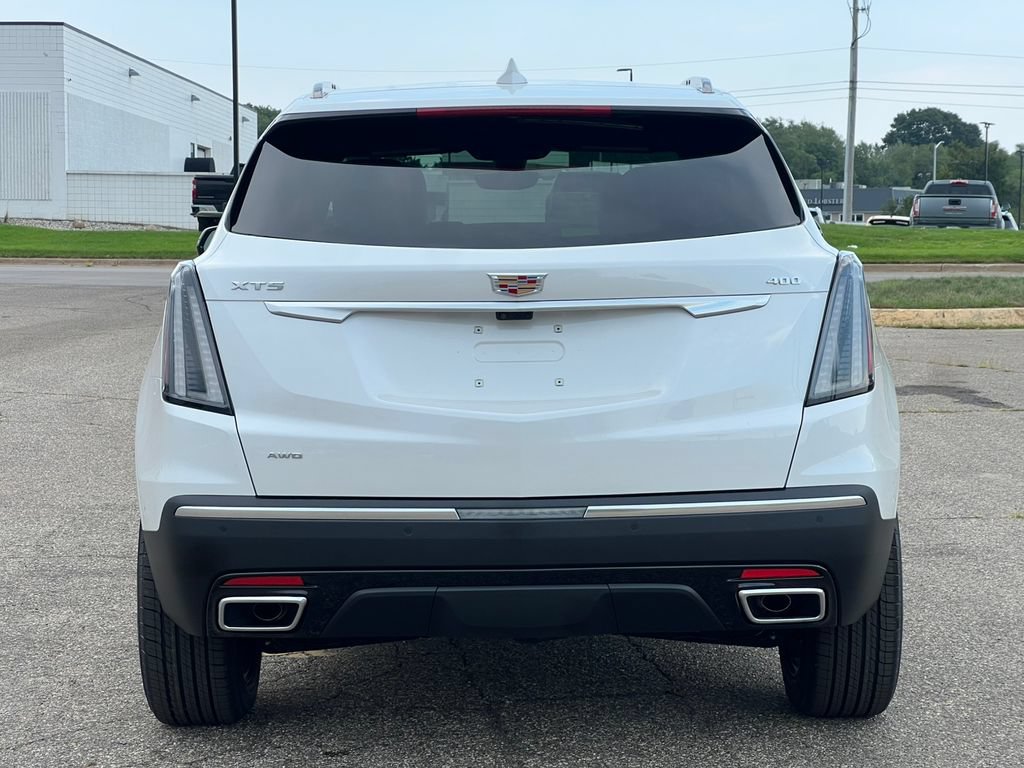 New 2026 Cadillac XT5 Sportv w/ LPO, Floor Liner Package AWD/4WD image 46