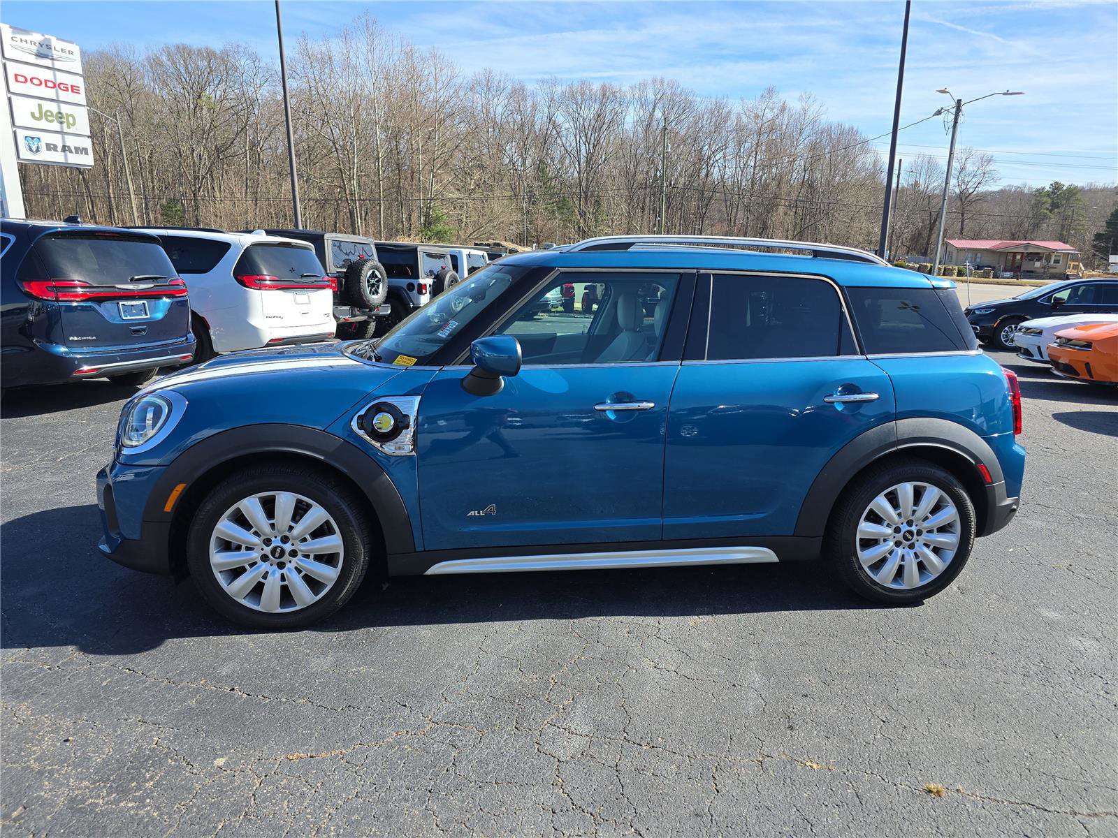 Used 2021 MINI Cooper Countryman SE w/ Premium Package image 7