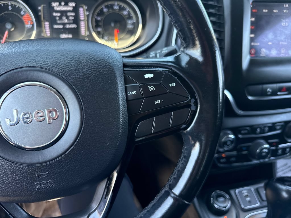 Used 2020 Jeep Cherokee Latitude Plus AWD/4WD image 44