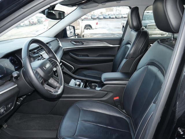 Used 2022 Jeep Grand Cherokee L Limited image 2