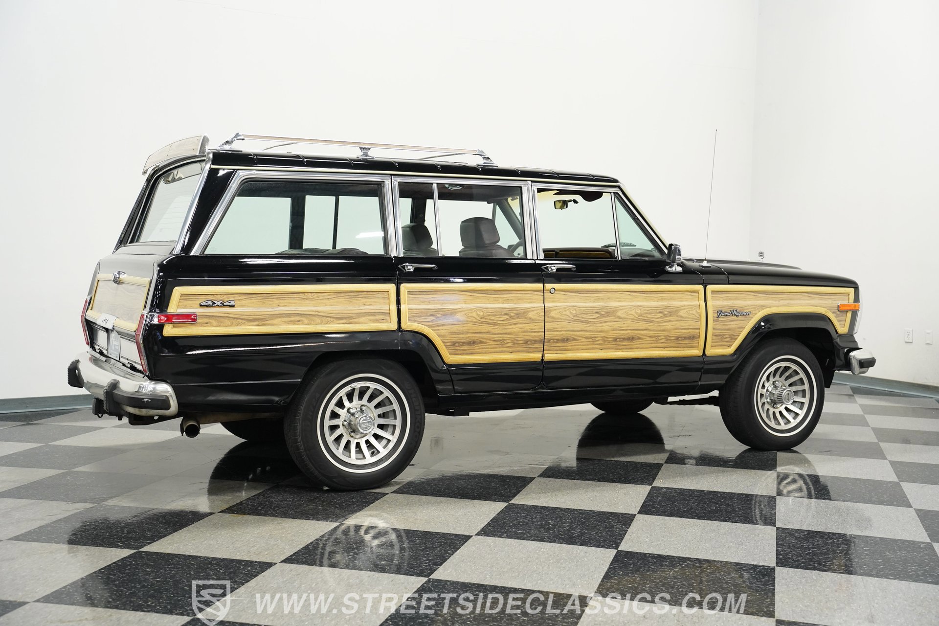Used 1988 Jeep Grand Wagoneer image 13