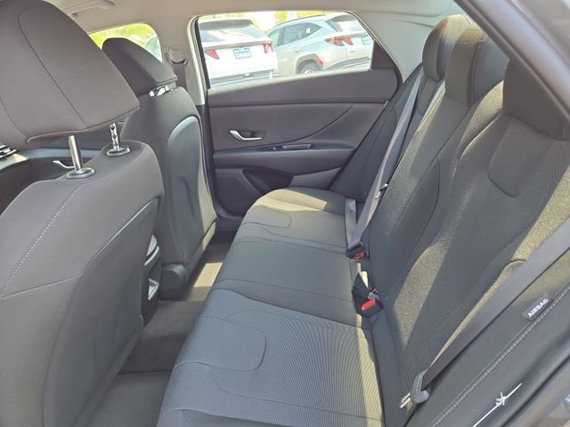 New 2026 Hyundai Elantra SE FWD image 25